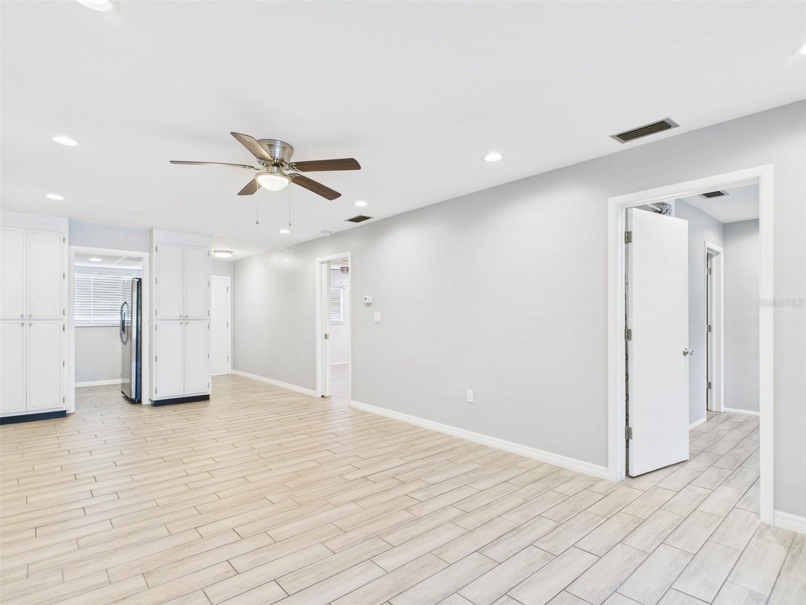 Image 6 of 35 For 1433 Belcher Road G13