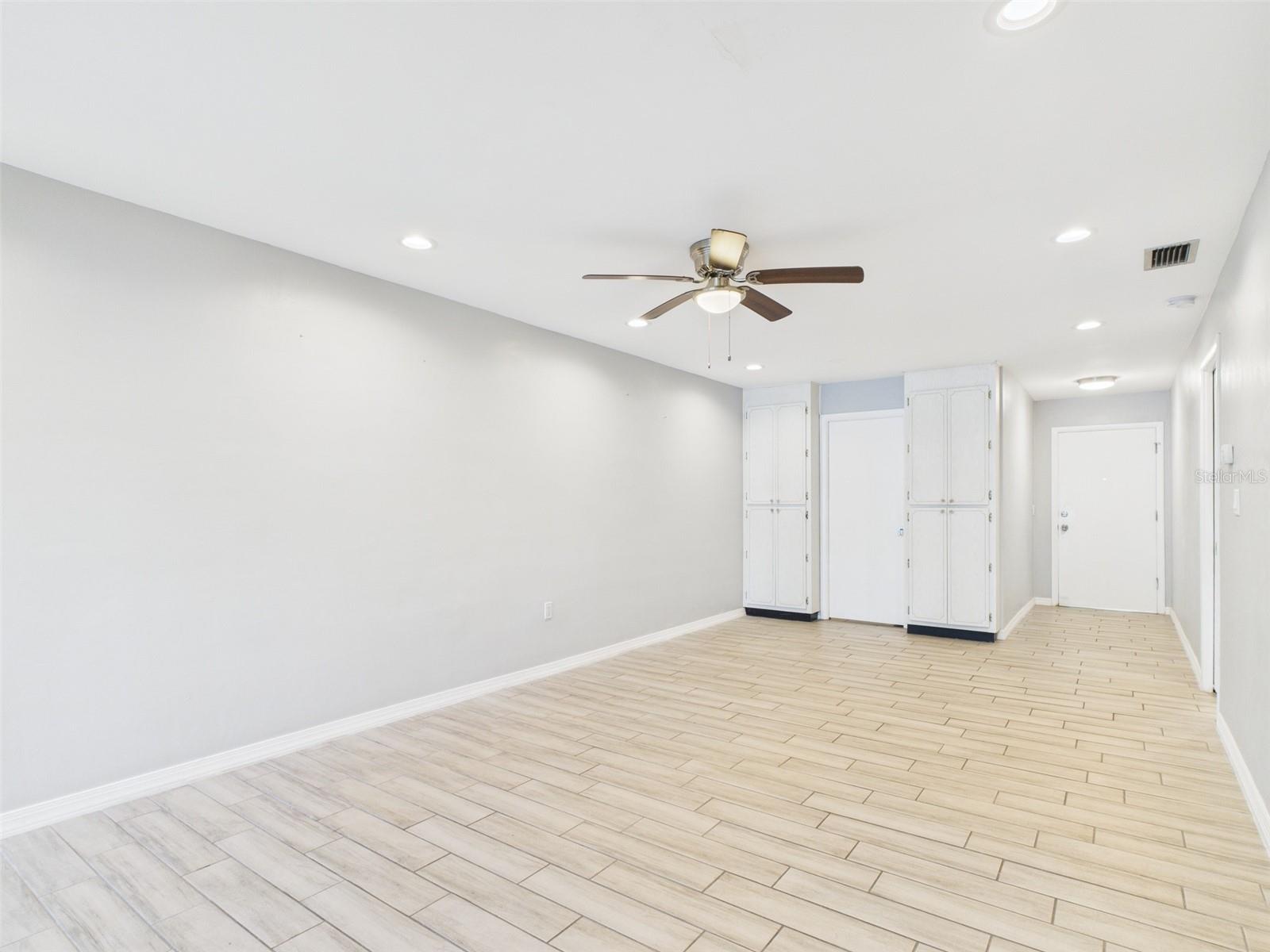 Image 7 of 35 For 1433 Belcher Road G13
