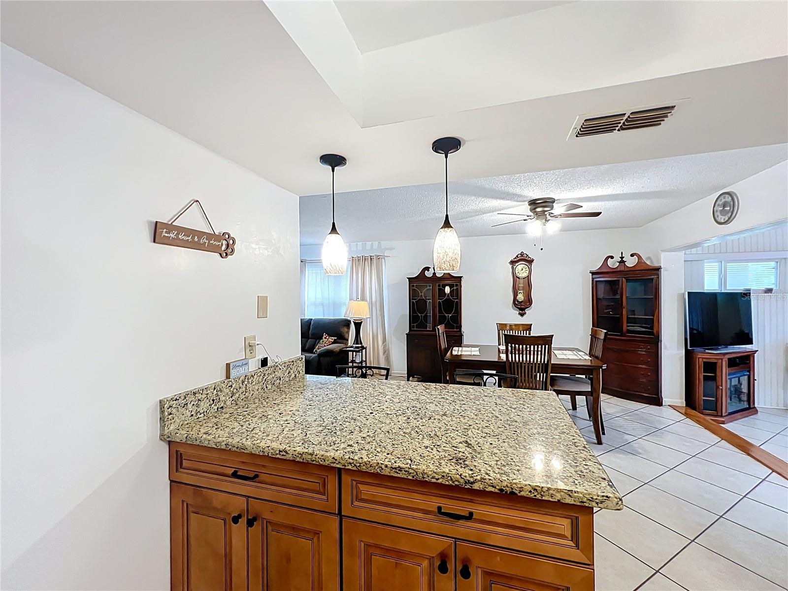 Image 13 of 63 For 571 Saint Andrews Rd