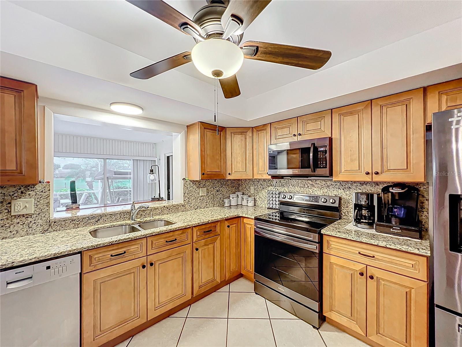 Image 15 of 63 For 571 Saint Andrews Rd