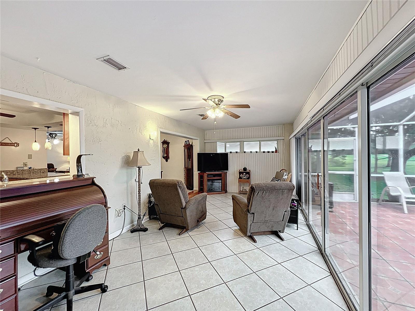 Image 16 of 63 For 571 Saint Andrews Rd