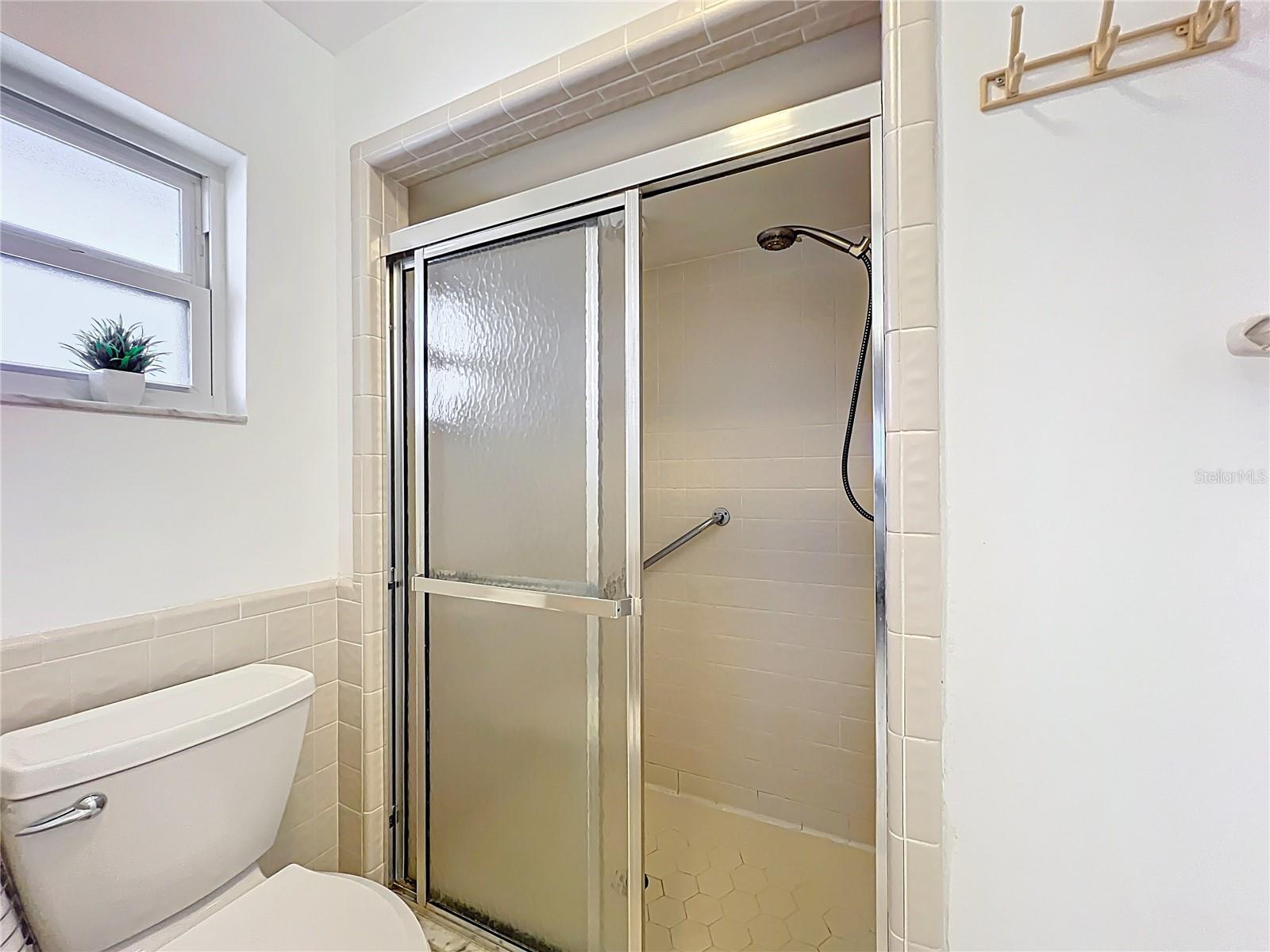 Image 23 of 63 For 571 Saint Andrews Rd