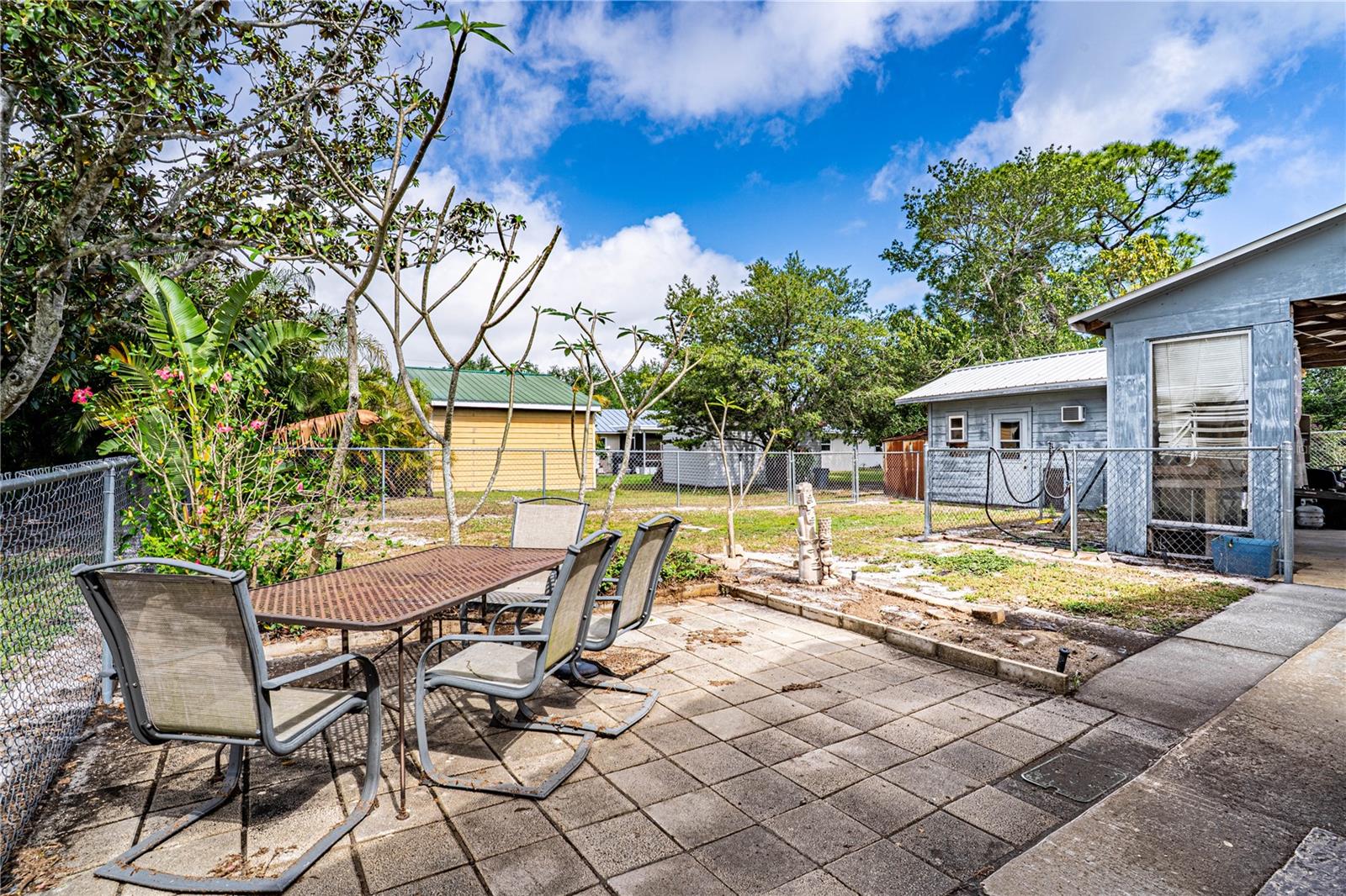 Image 15 of 38 For 1327 Deer Park Court