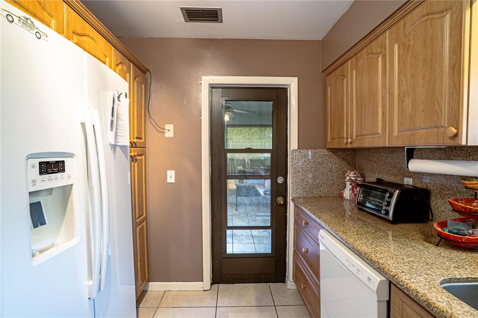 Image 25 of 38 For 1327 Deer Park Court