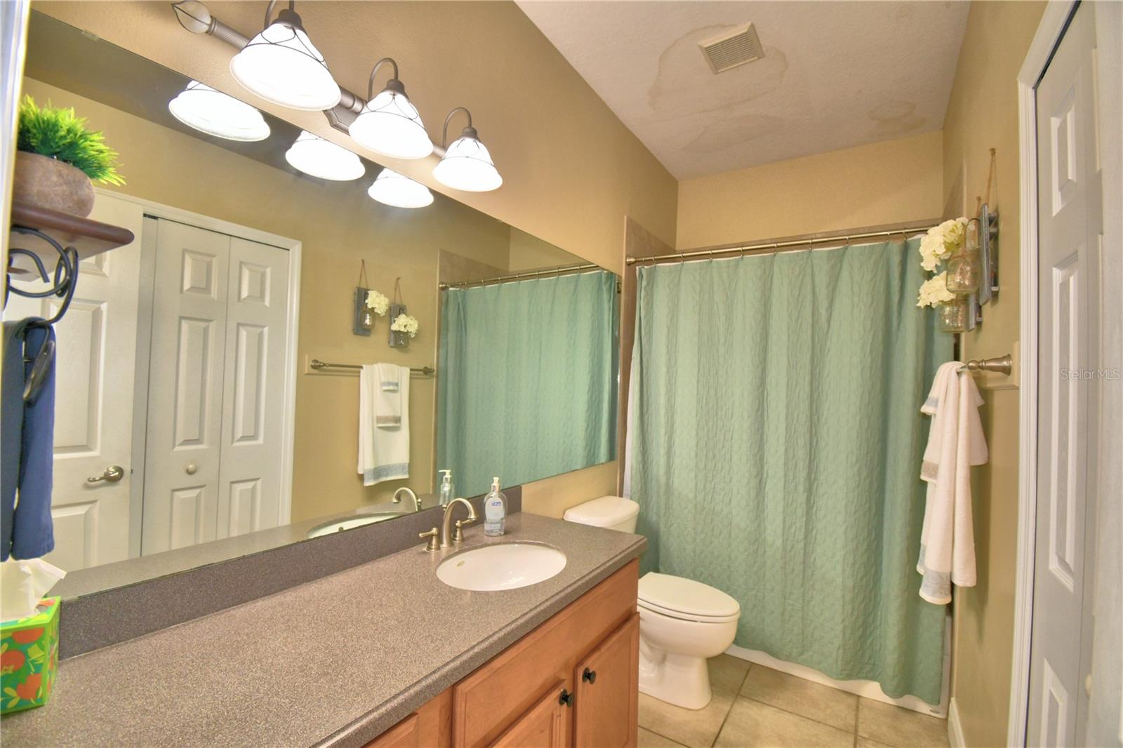 Image 32 of 49 For 2654 Rutledge Court