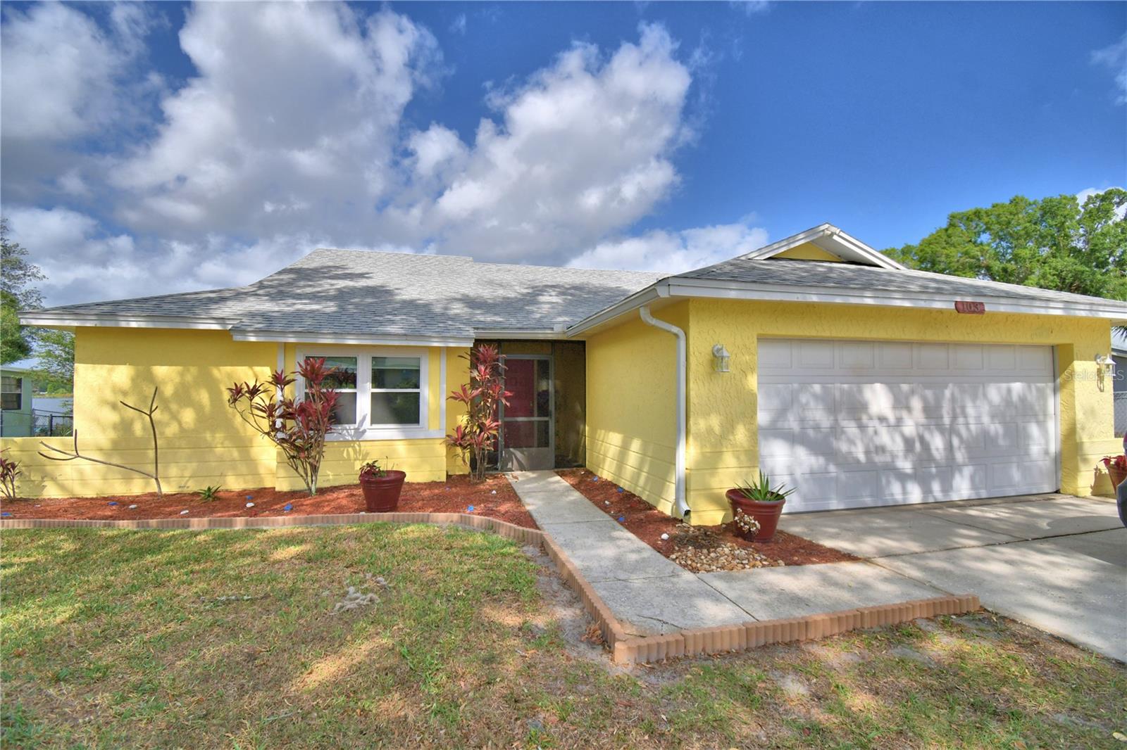 Details for 103 Lake Thomas Drive, WINTER HAVEN, FL 33880