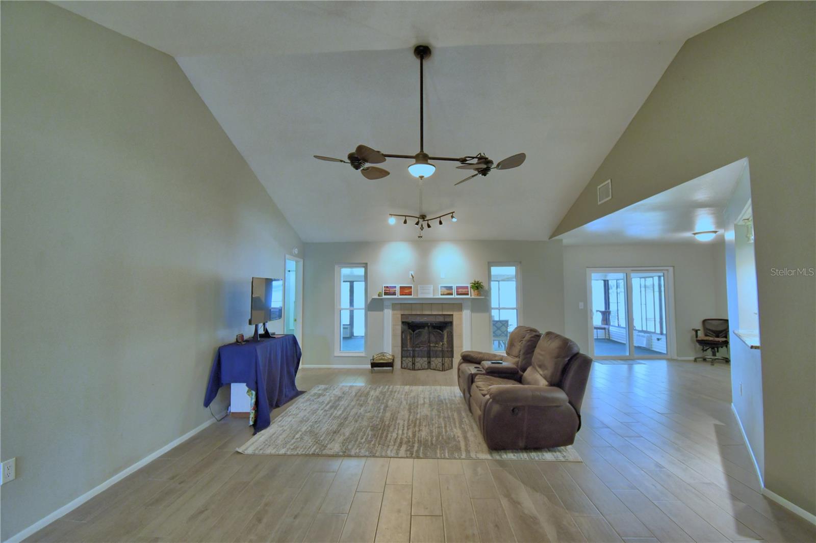 Image 34 of 60 For 103 Lake Thomas Drive