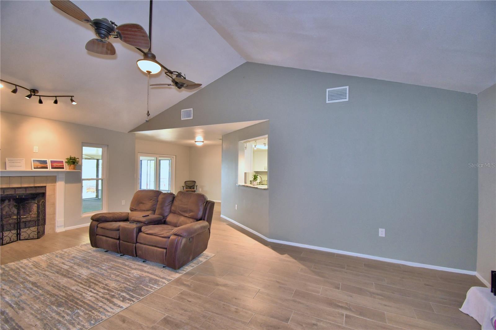 Image 36 of 60 For 103 Lake Thomas Drive
