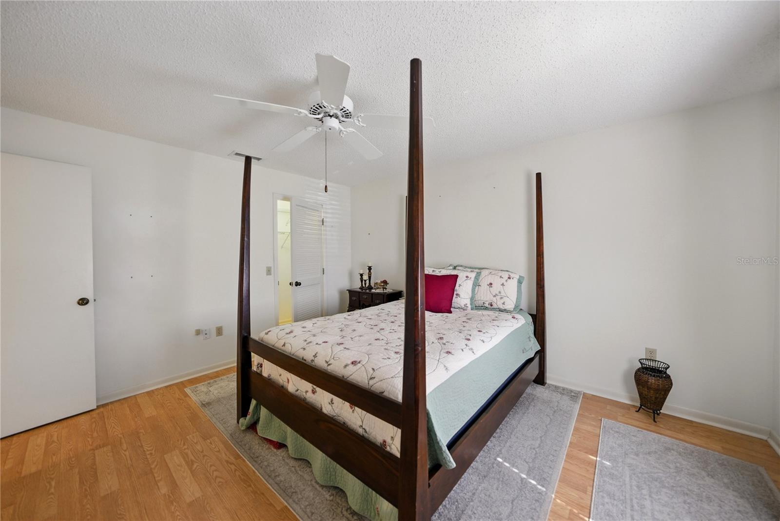 Image 33 of 57 For 1531 Oakview Circle Se
