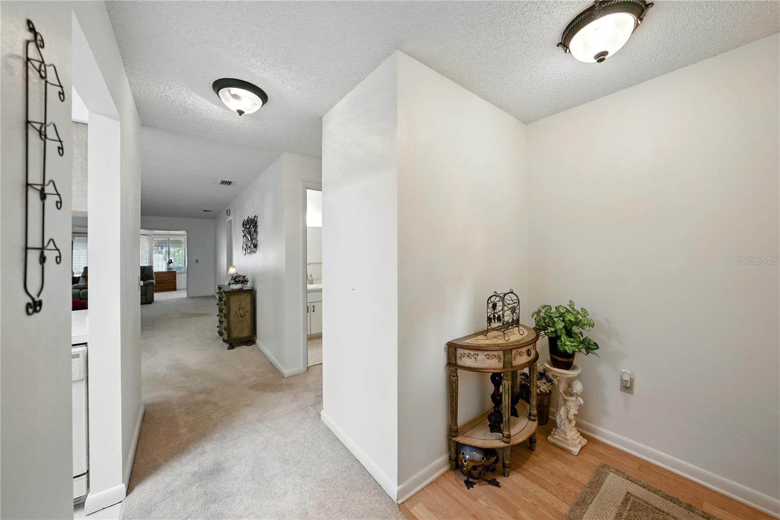 Image 6 of 57 For 1531 Oakview Circle Se