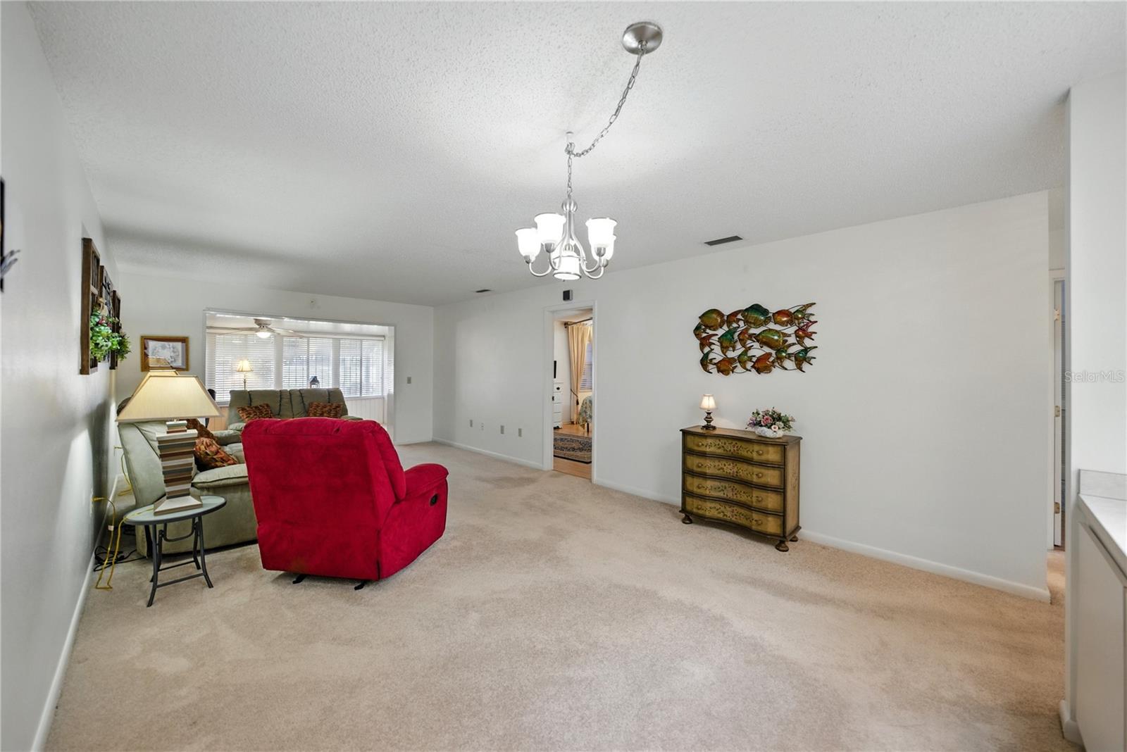 Image 9 of 57 For 1531 Oakview Circle Se