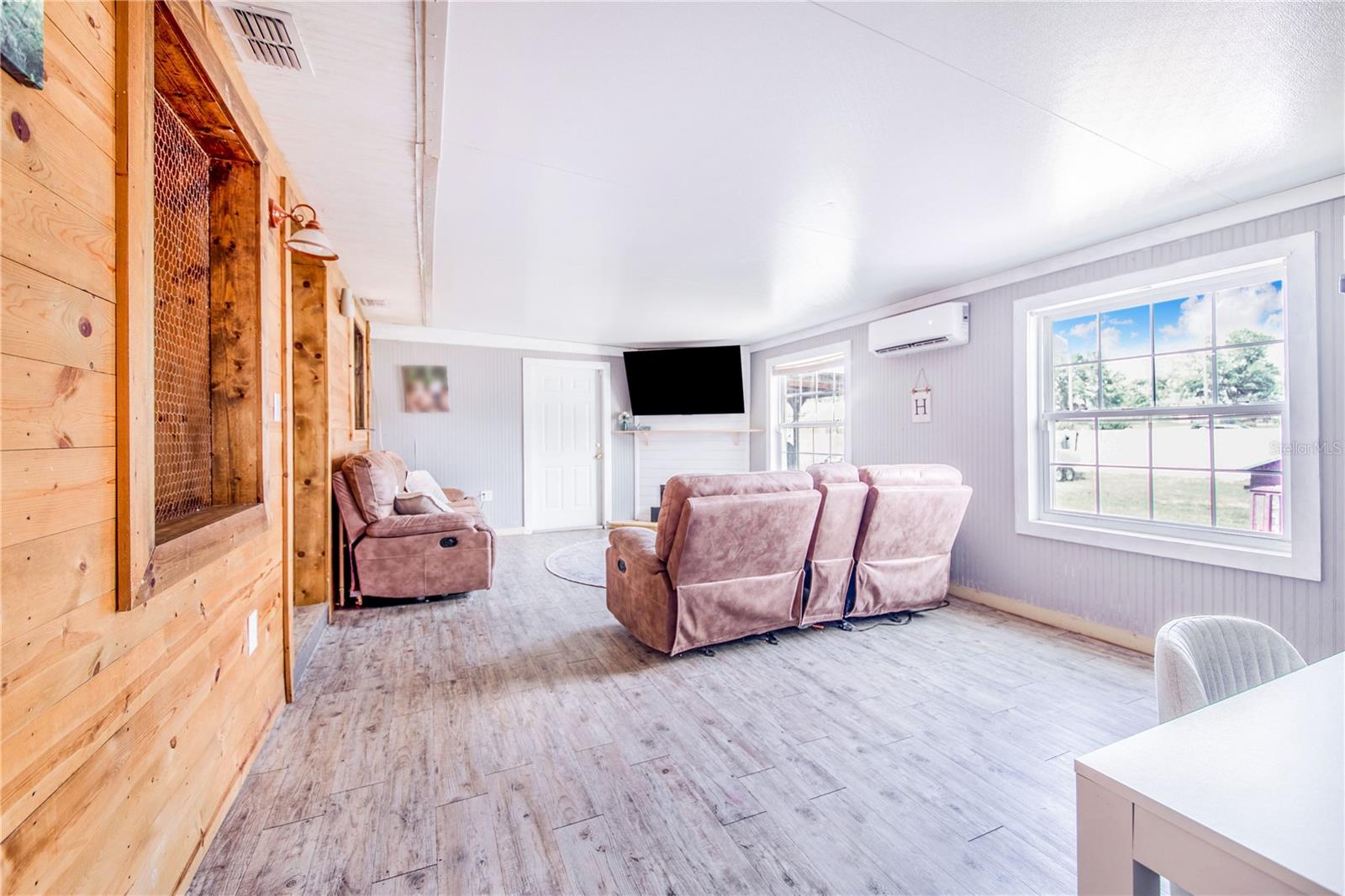 Image 19 of 44 For 498 7th Street