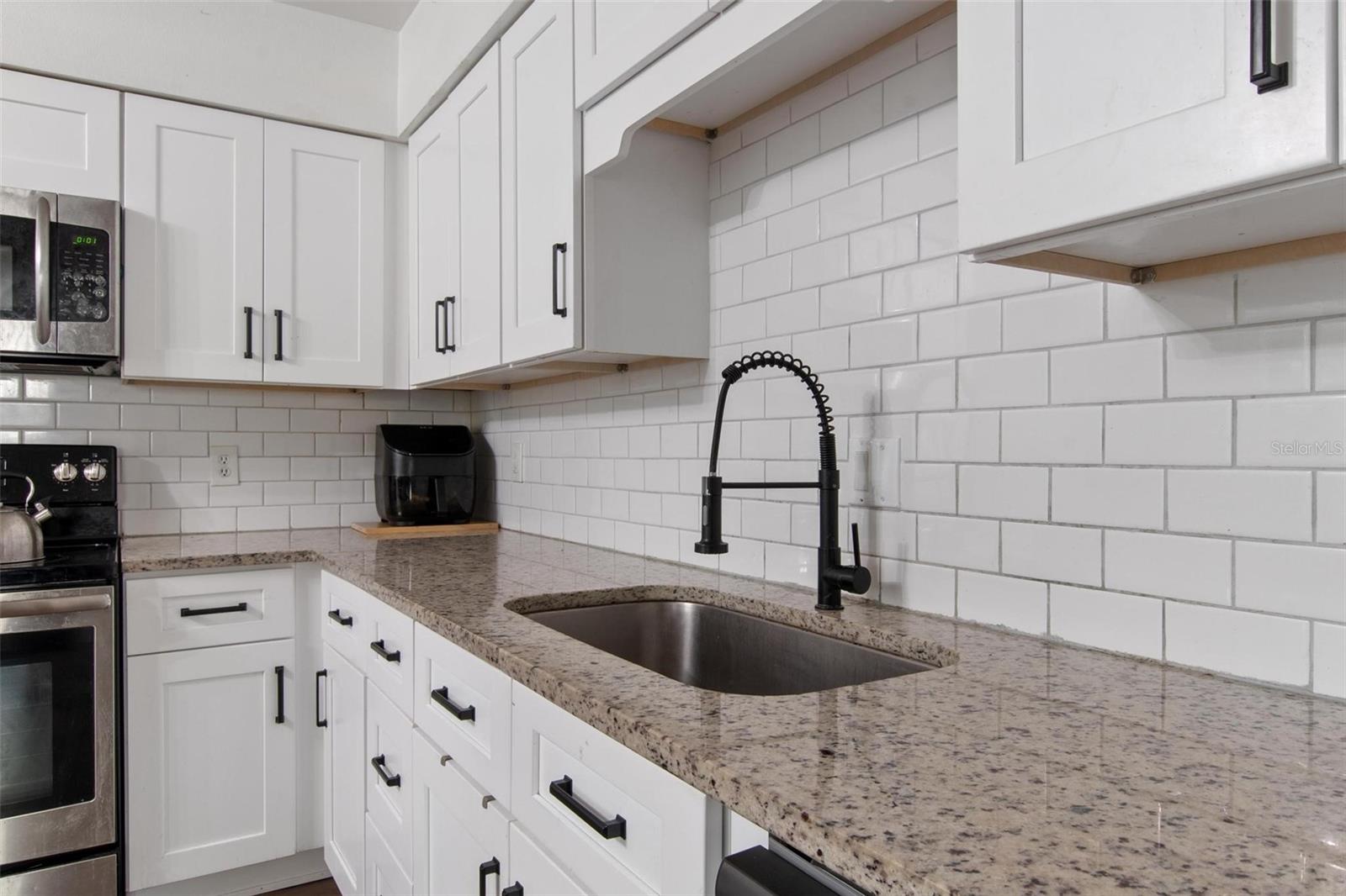 Image 10 of 41 For 608 William Avenue