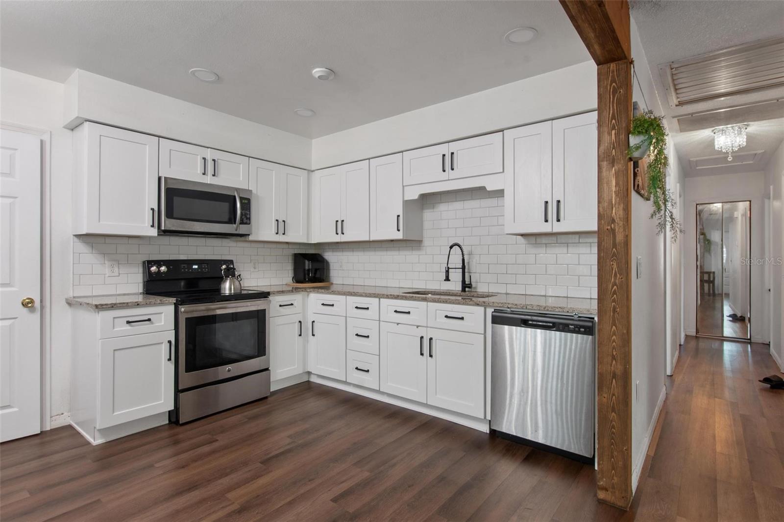 Image 12 of 41 For 608 William Avenue