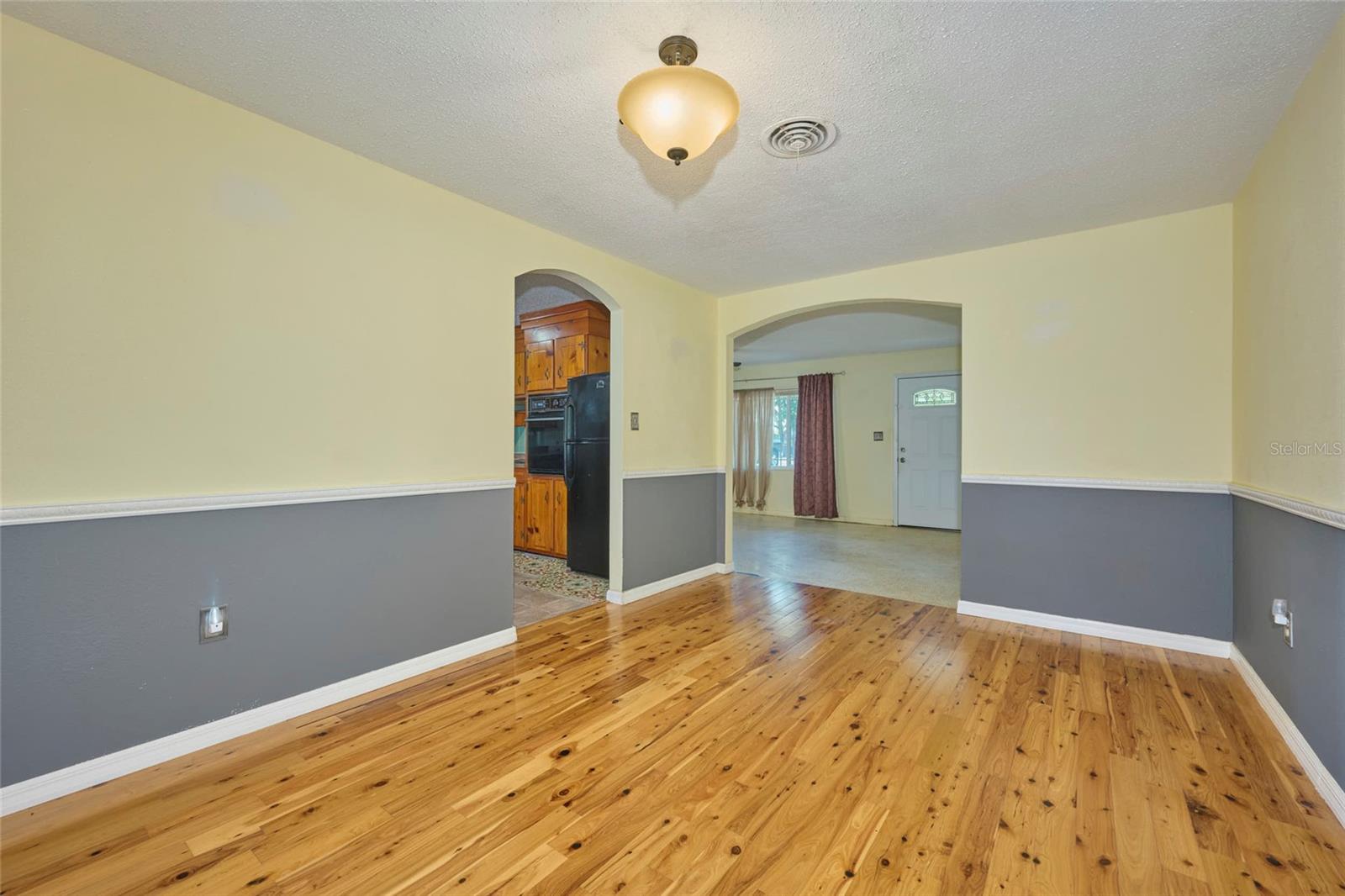 Image 11 of 59 For 219 Willow Street