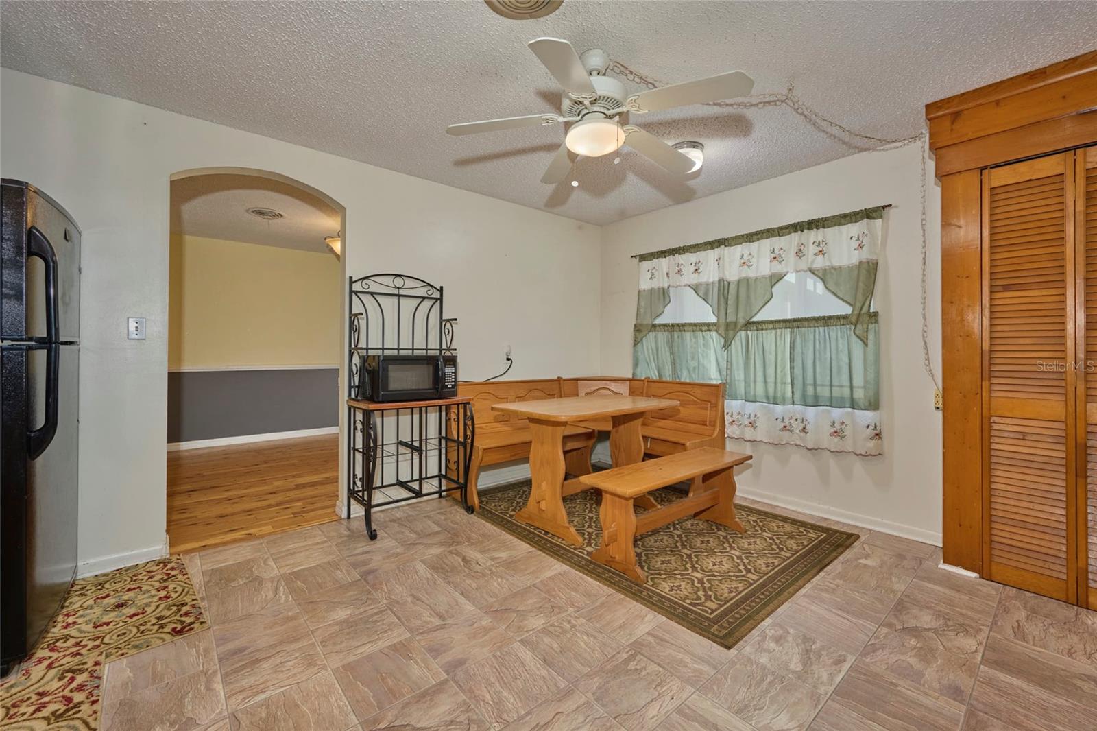Image 14 of 59 For 219 Willow Street