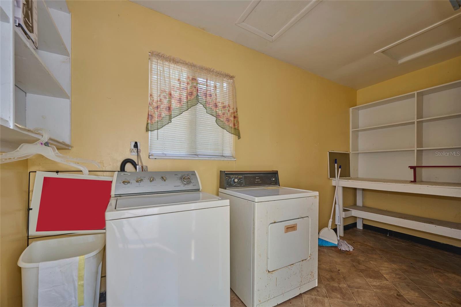 Image 33 of 59 For 219 Willow Street
