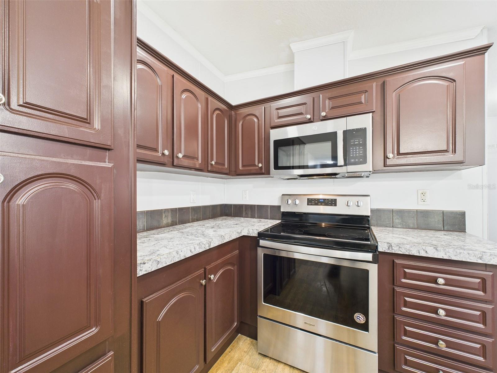 Image 16 of 76 For 103 Hamlin Street