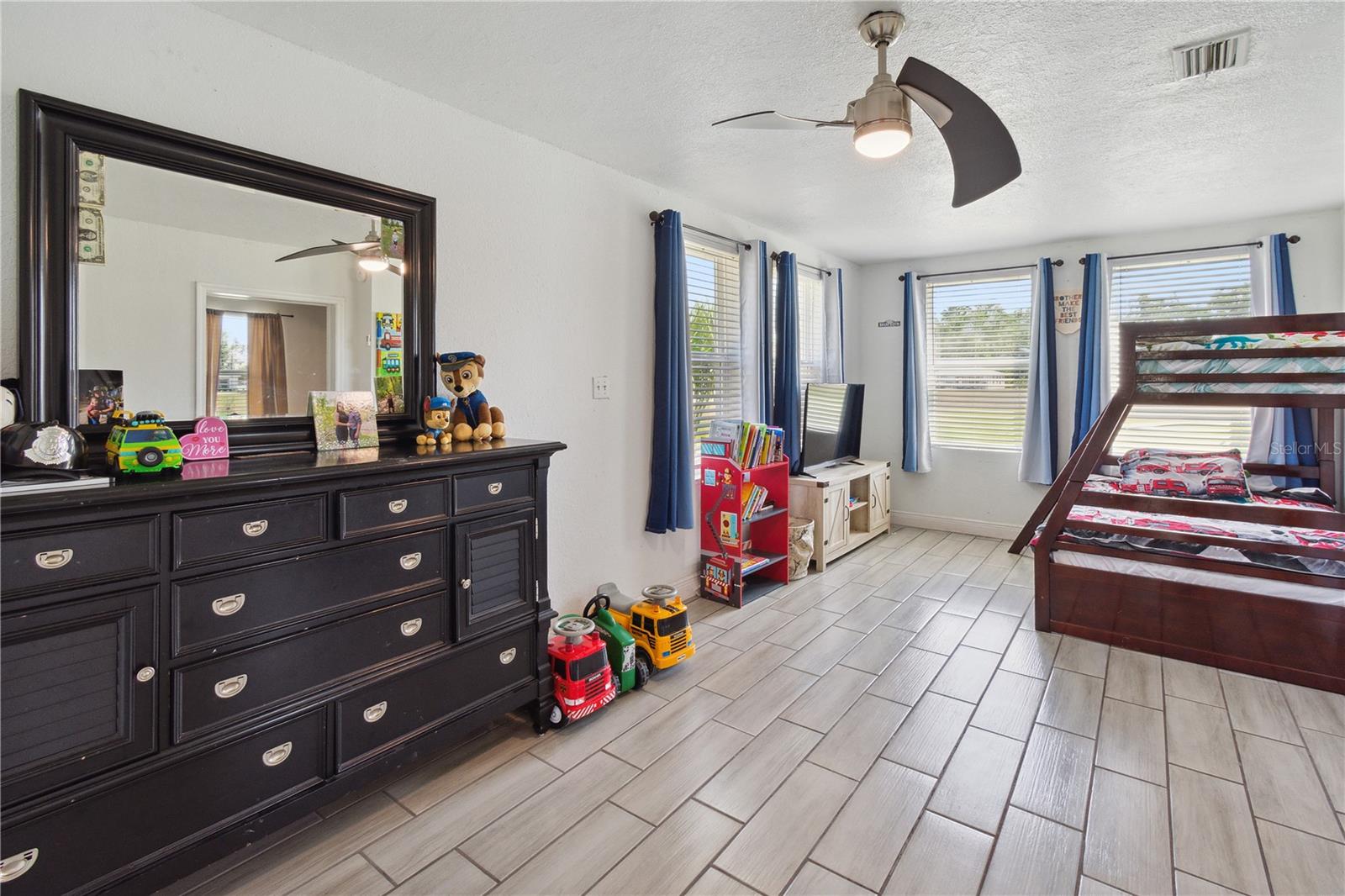 Image 15 of 39 For 904 Terrier Drive