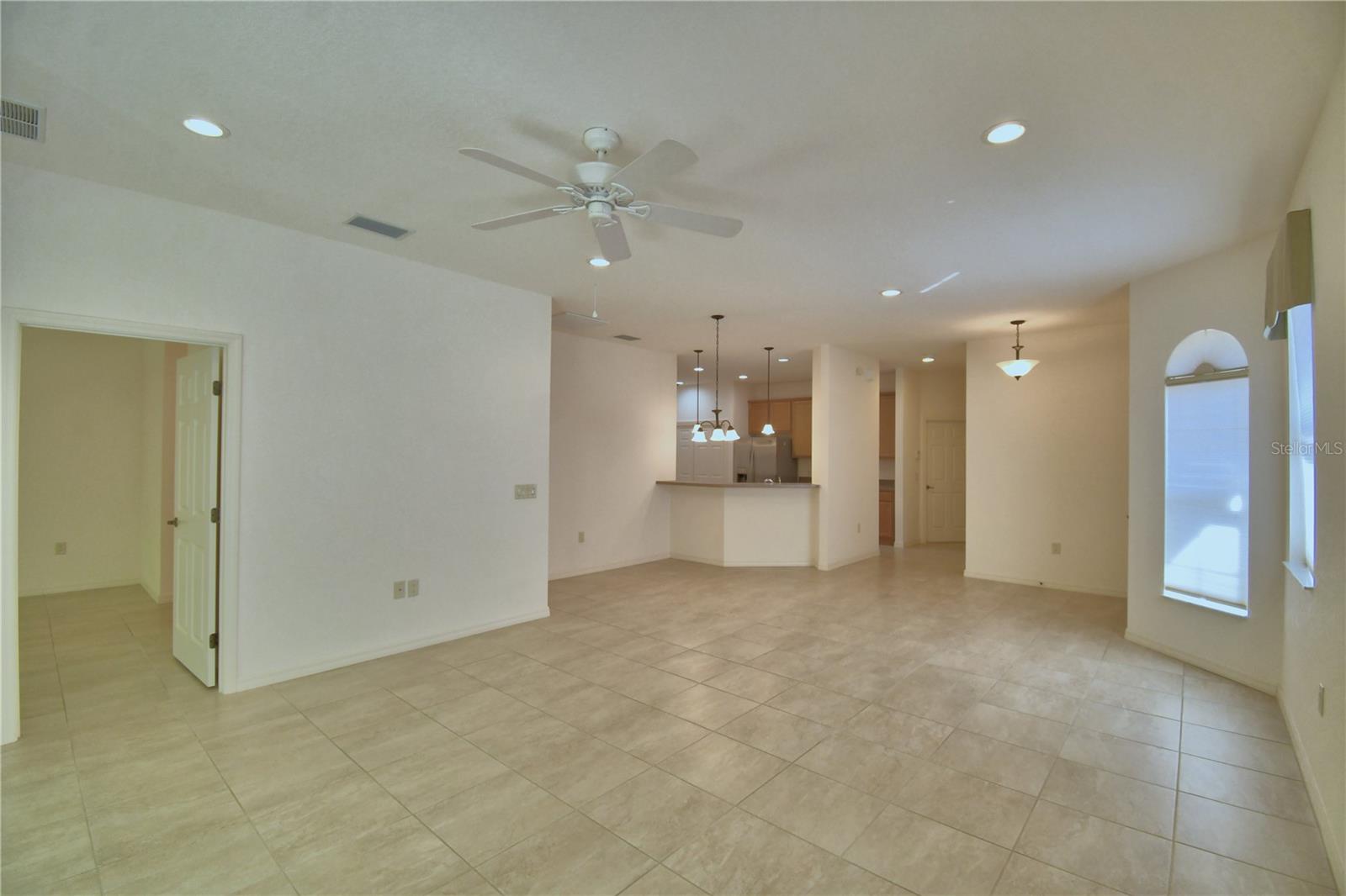 Image 10 of 53 For 1573 Vienna Square Dr