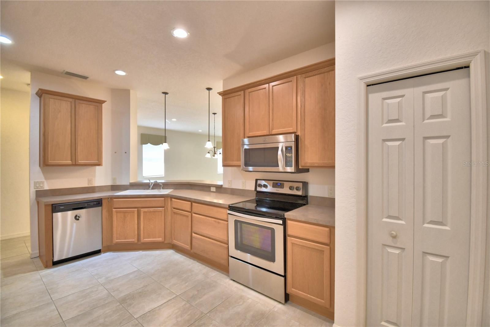 Image 11 of 53 For 1573 Vienna Square Dr