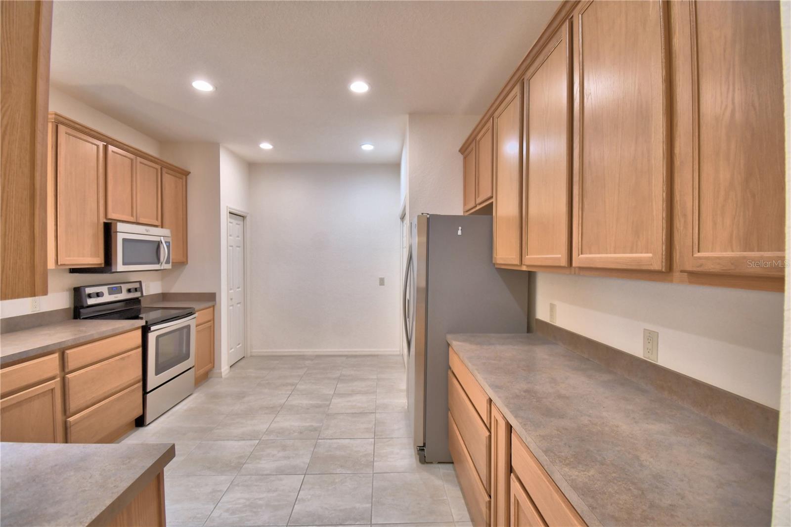 Image 13 of 53 For 1573 Vienna Square Dr