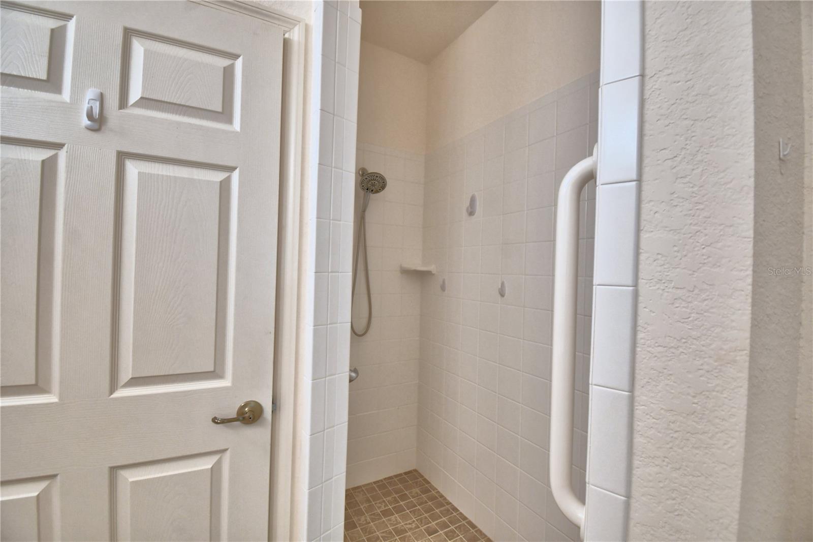 Image 19 of 53 For 1573 Vienna Square Dr