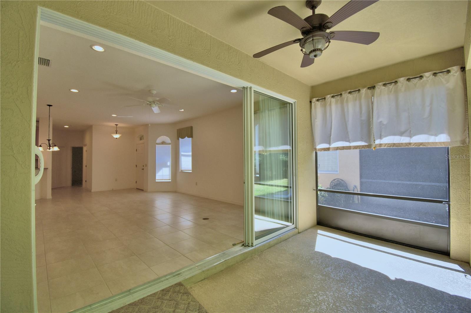 Image 7 of 53 For 1573 Vienna Square Dr