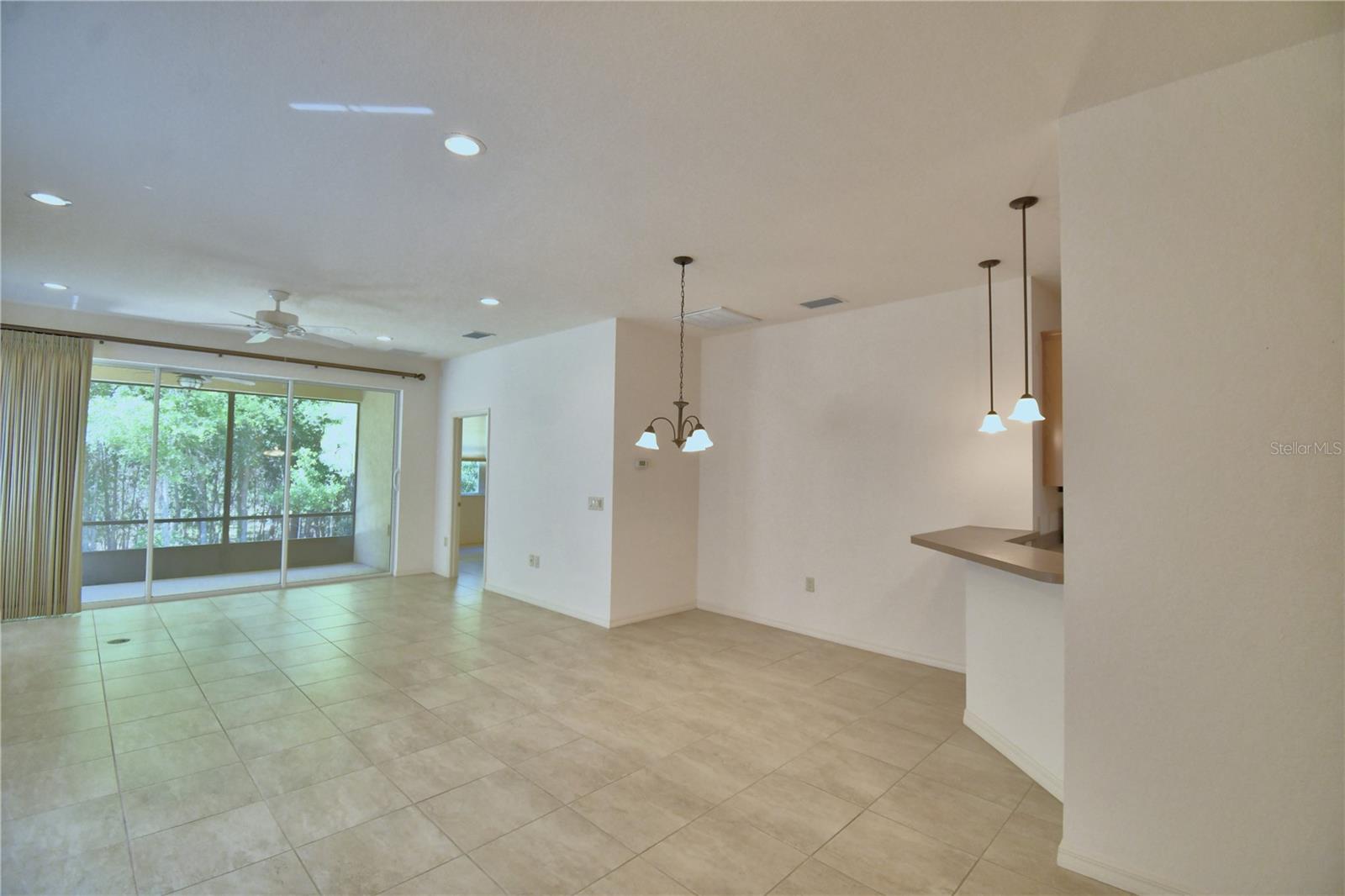 Image 9 of 53 For 1573 Vienna Square Dr