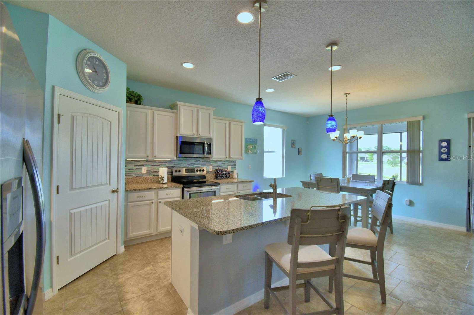 Image 10 of 57 For 2577 Canyon Crest Drive