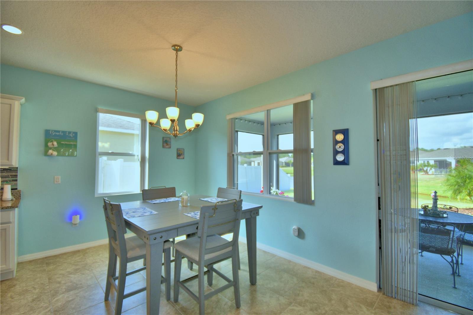 Image 13 of 57 For 2577 Canyon Crest Drive
