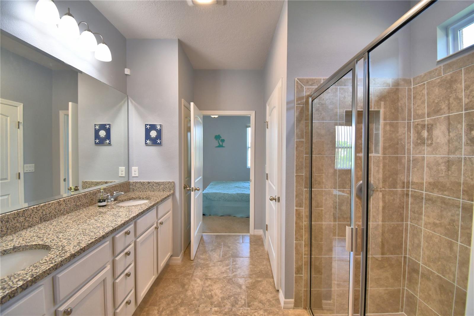 Image 19 of 57 For 2577 Canyon Crest Drive