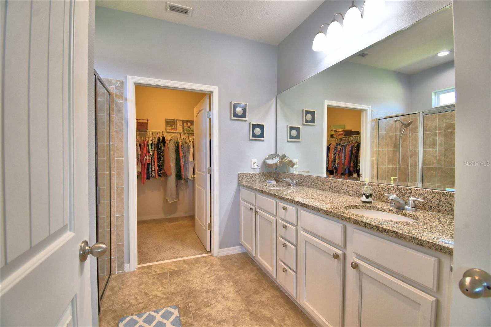Image 21 of 57 For 2577 Canyon Crest Drive
