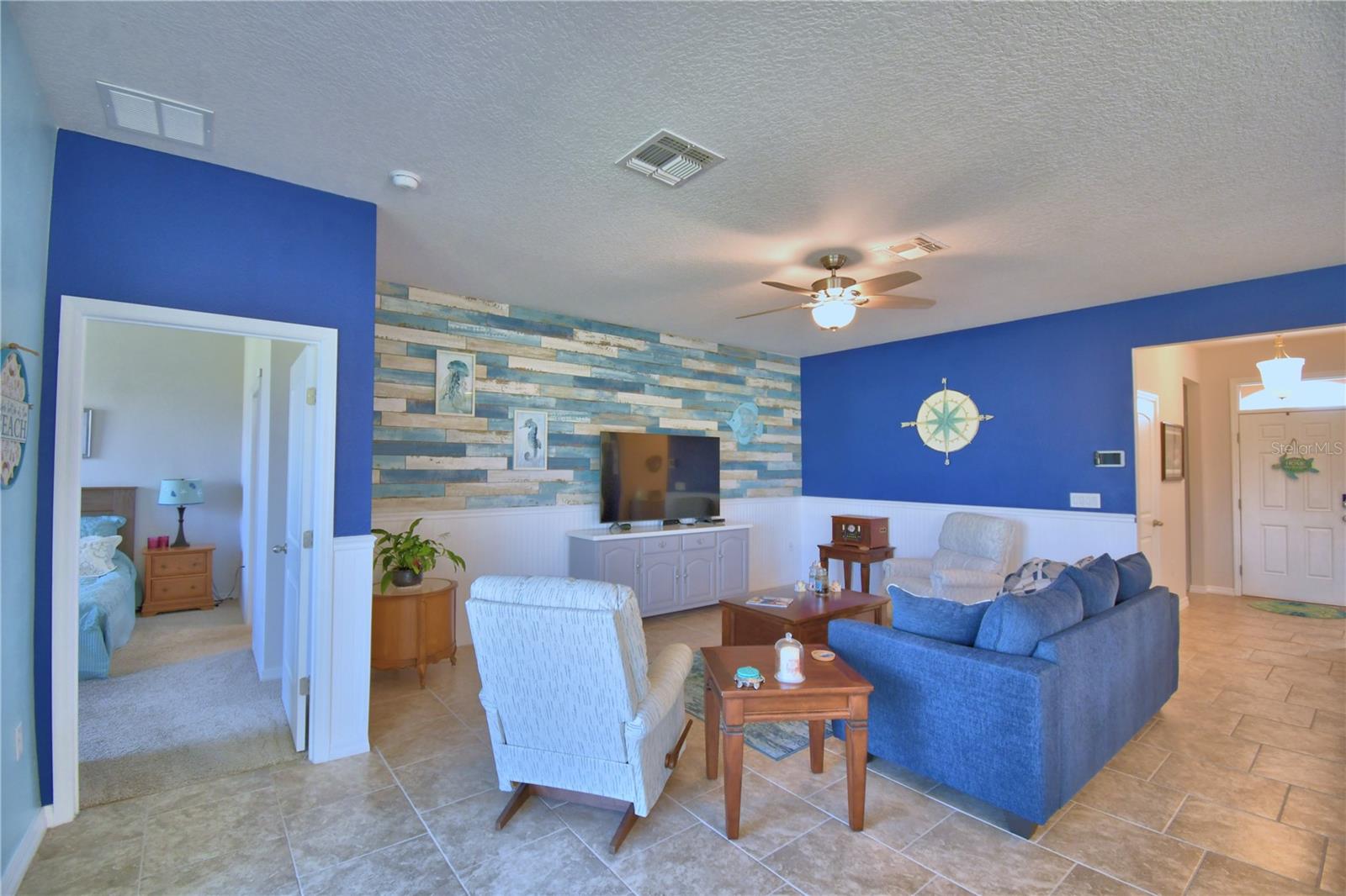 Image 7 of 57 For 2577 Canyon Crest Drive