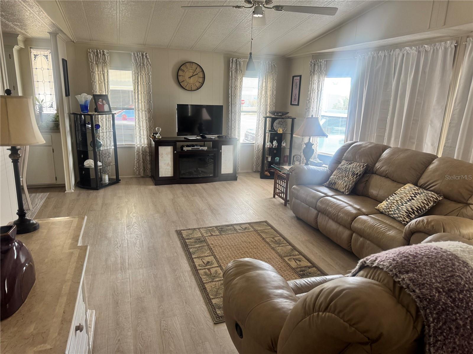 Image 12 of 57 For 341 Outrigger Place