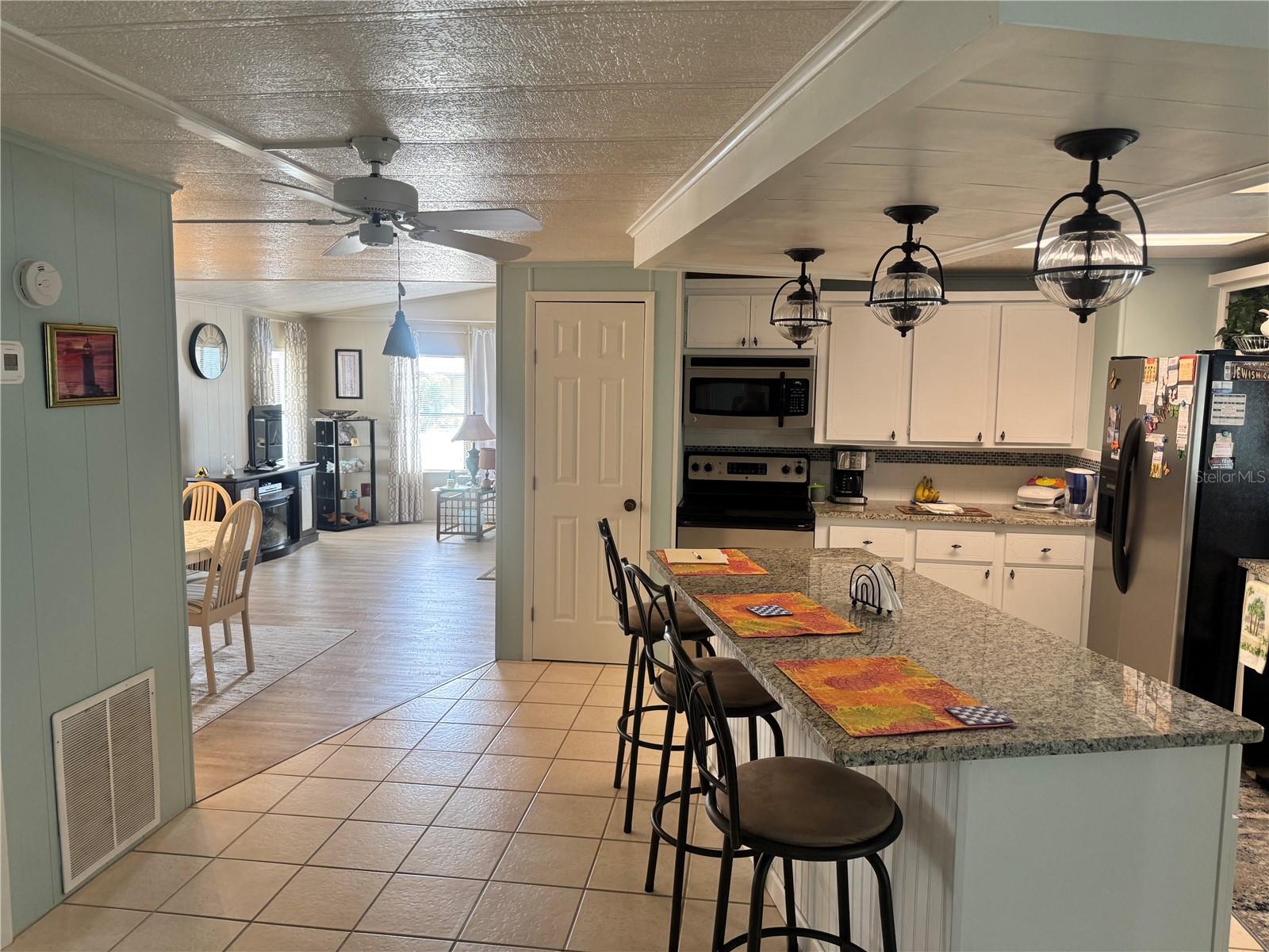Image 17 of 57 For 341 Outrigger Place