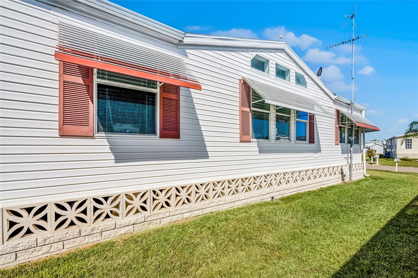 Image 12 of 65 For 5153 Island View Circle S