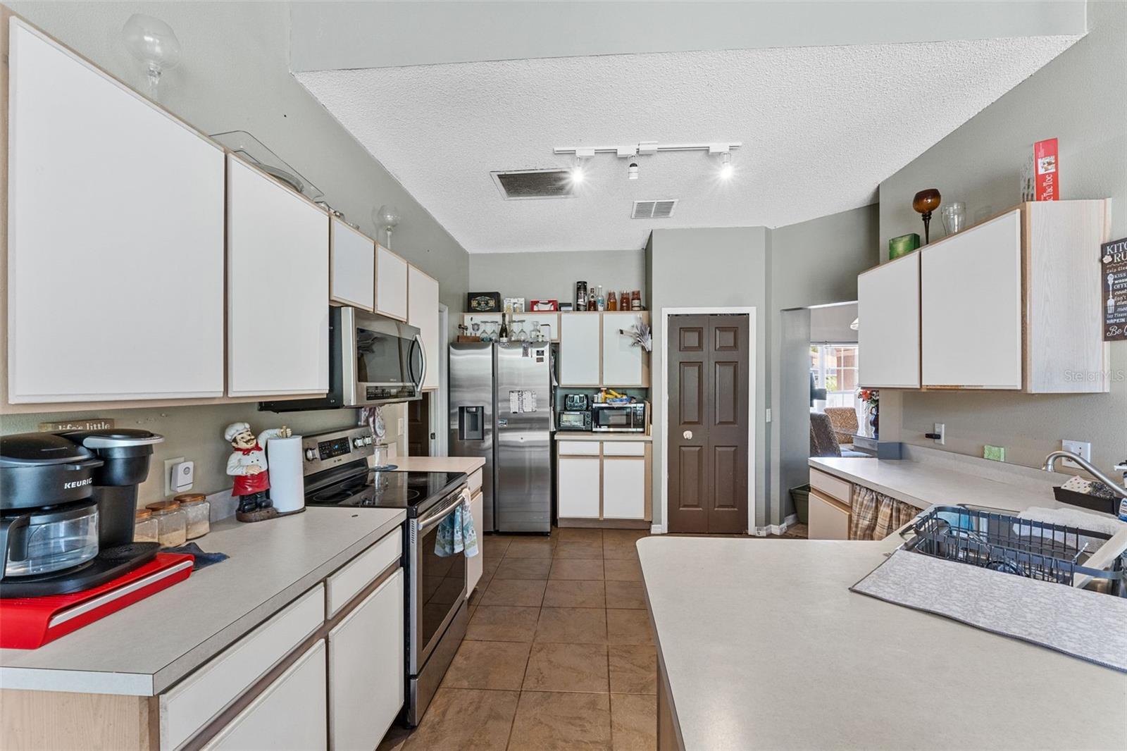 Image 16 of 49 For 524 Nogales  