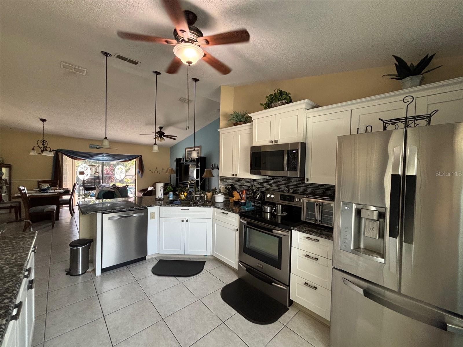 Image 14 of 77 For 716 Maderia Court