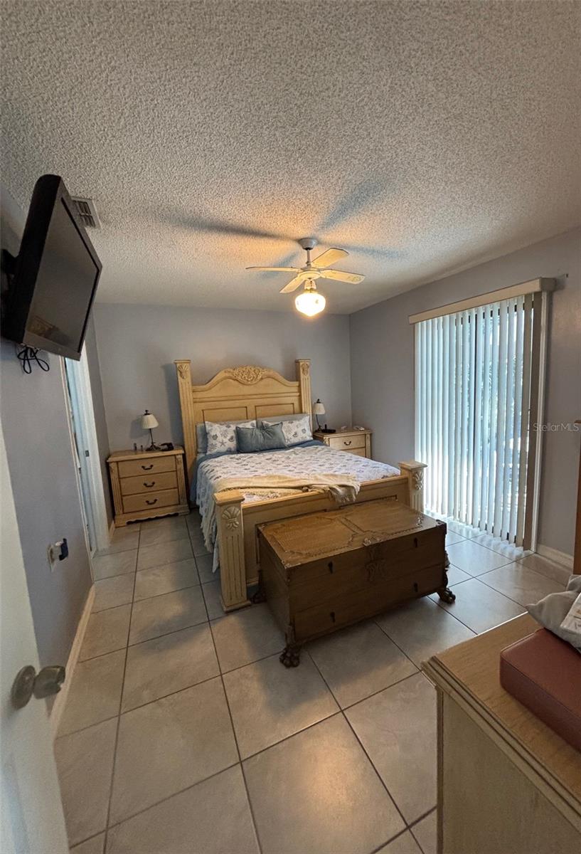 Image 16 of 77 For 716 Maderia Court