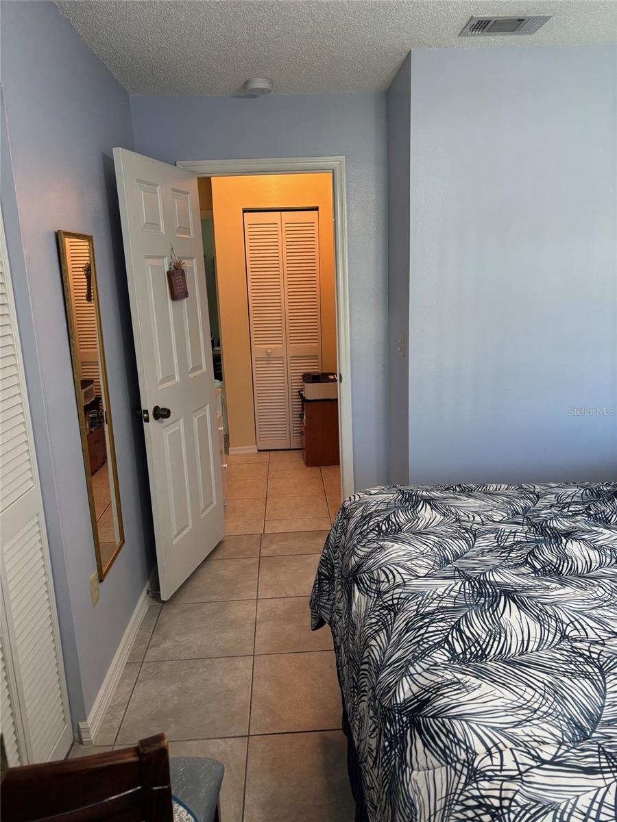 Image 25 of 77 For 716 Maderia Court