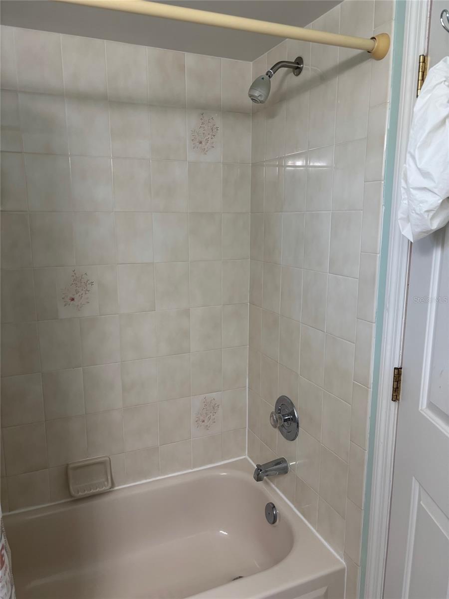 Image 35 of 77 For 716 Maderia Court