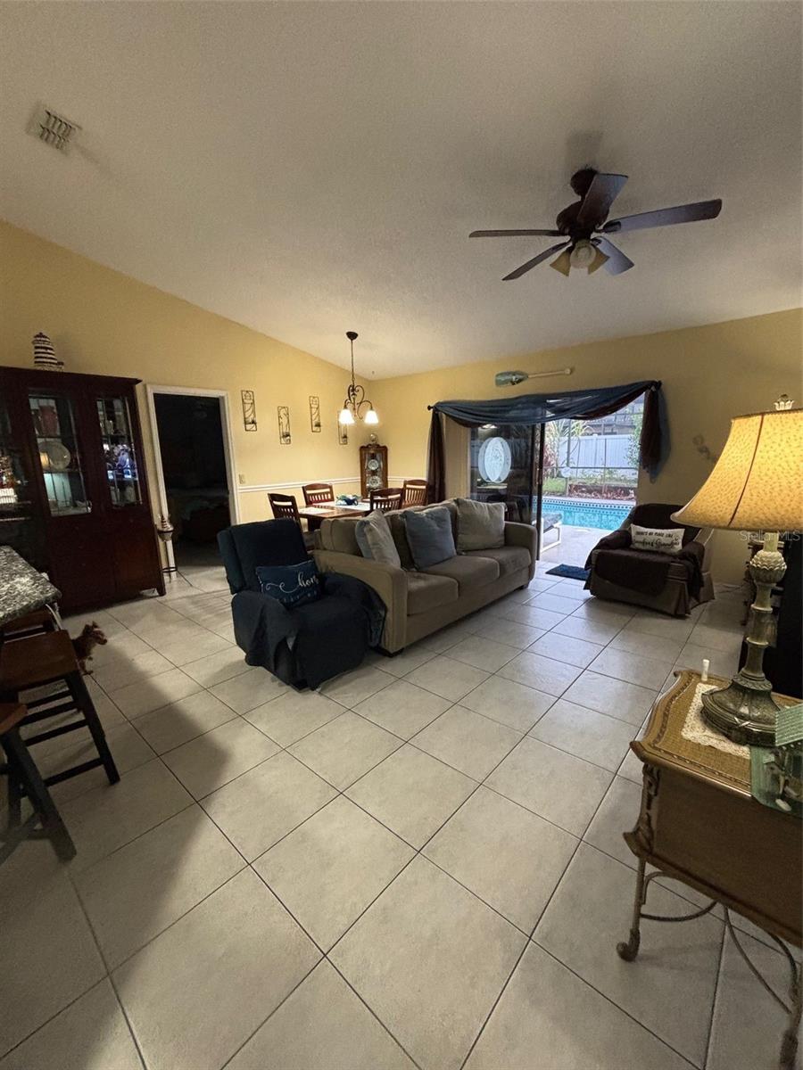 Image 6 of 77 For 716 Maderia Court