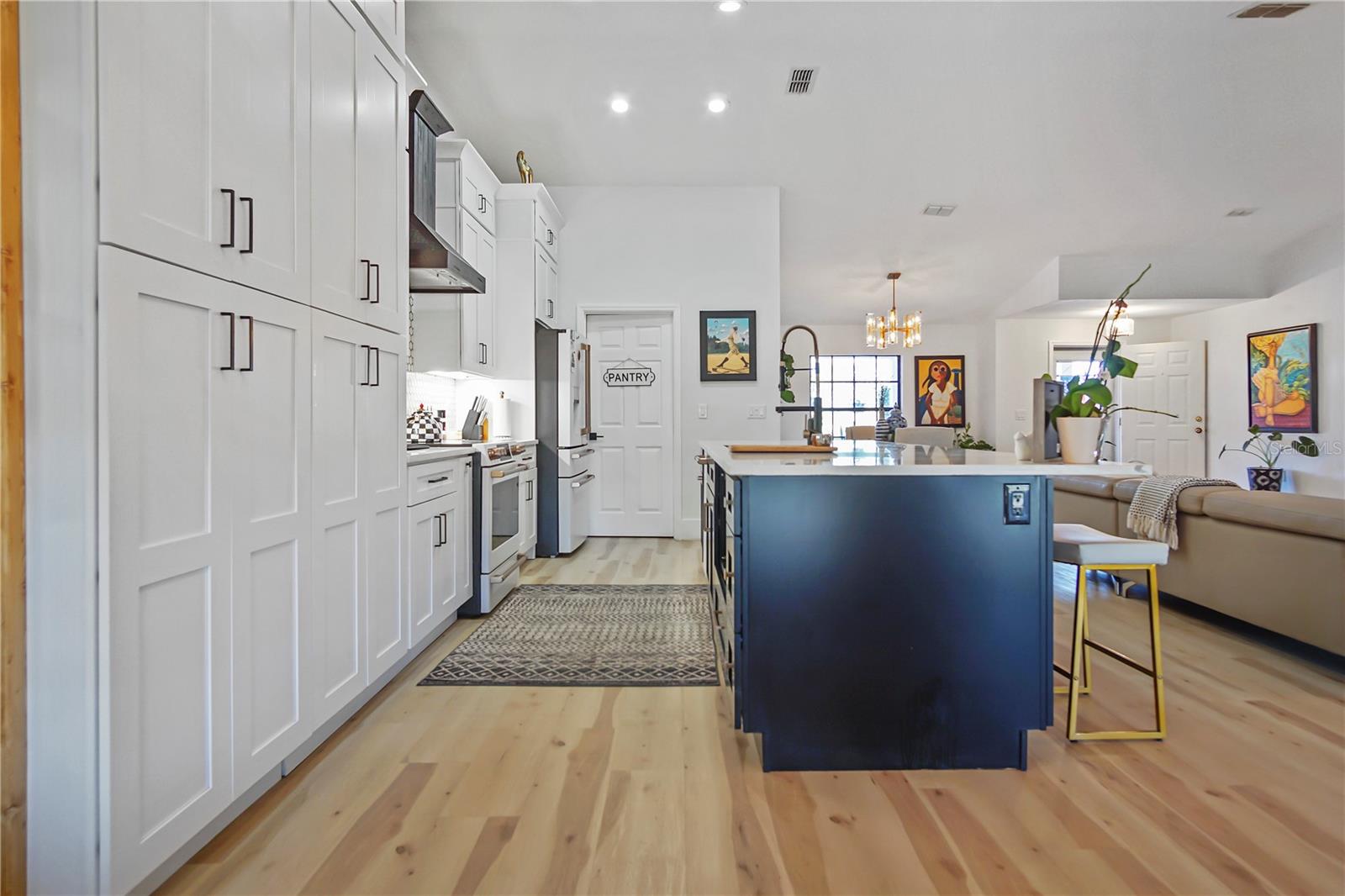 Listing photo id 3 for 1850 Lake Reedy Boulevard