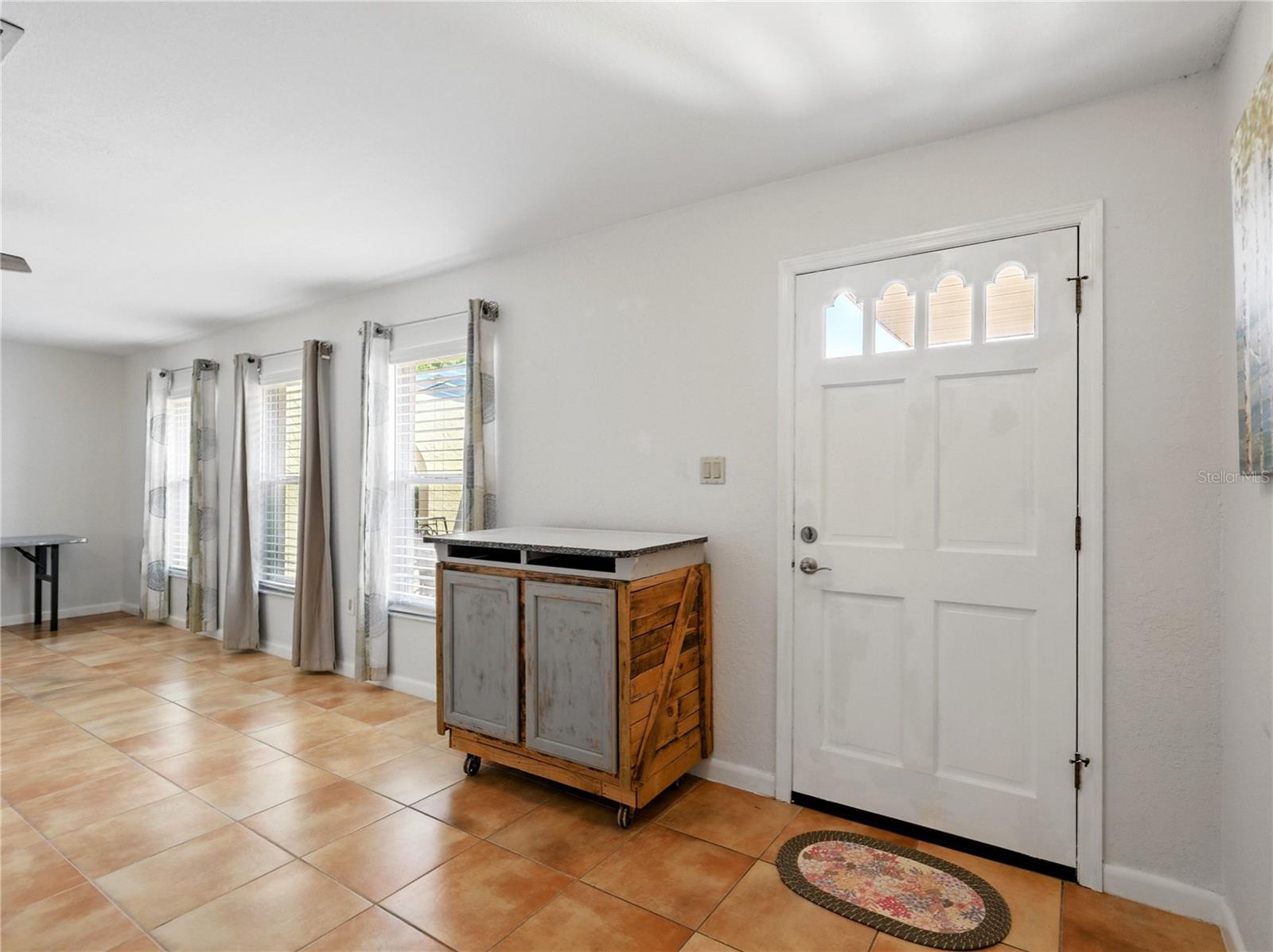 Image 18 of 80 For 9019 Oakwood Drive