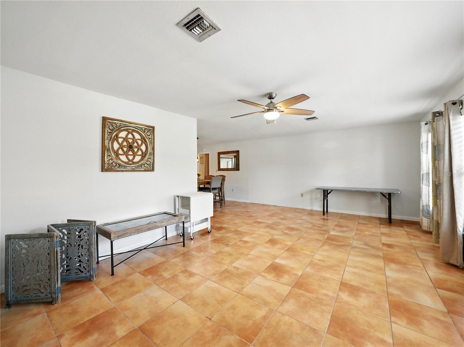 Image 19 of 80 For 9019 Oakwood Drive