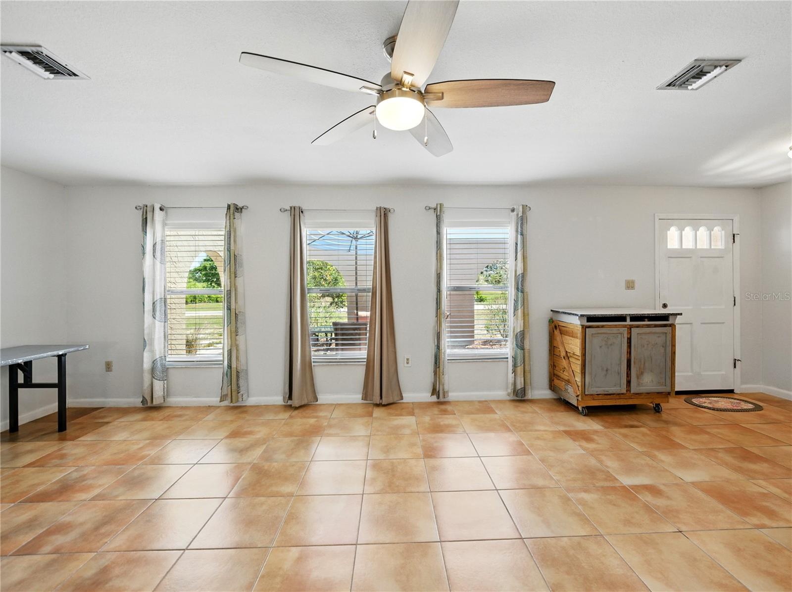 Image 21 of 80 For 9019 Oakwood Drive