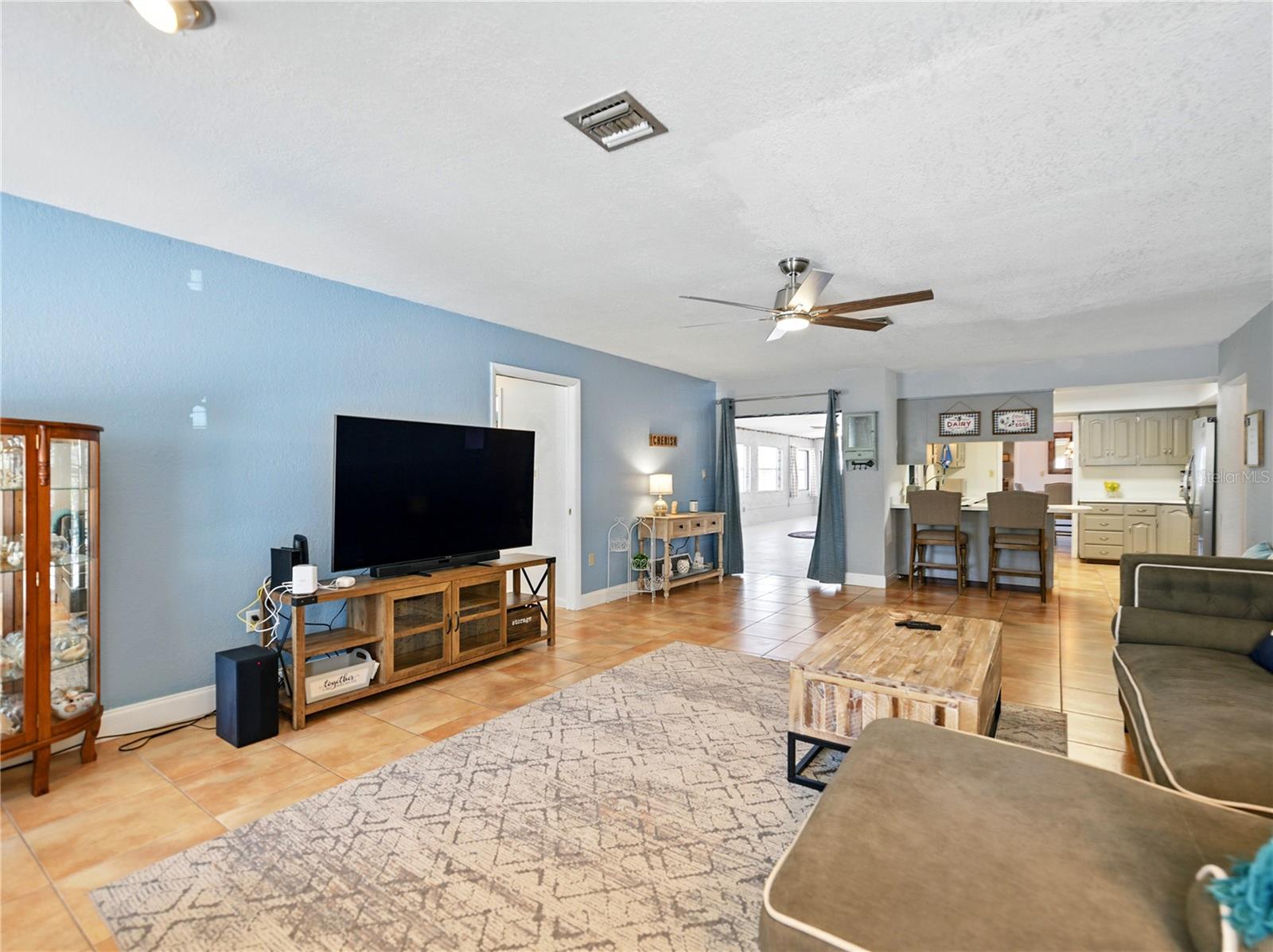 Image 51 of 80 For 9019 Oakwood Drive