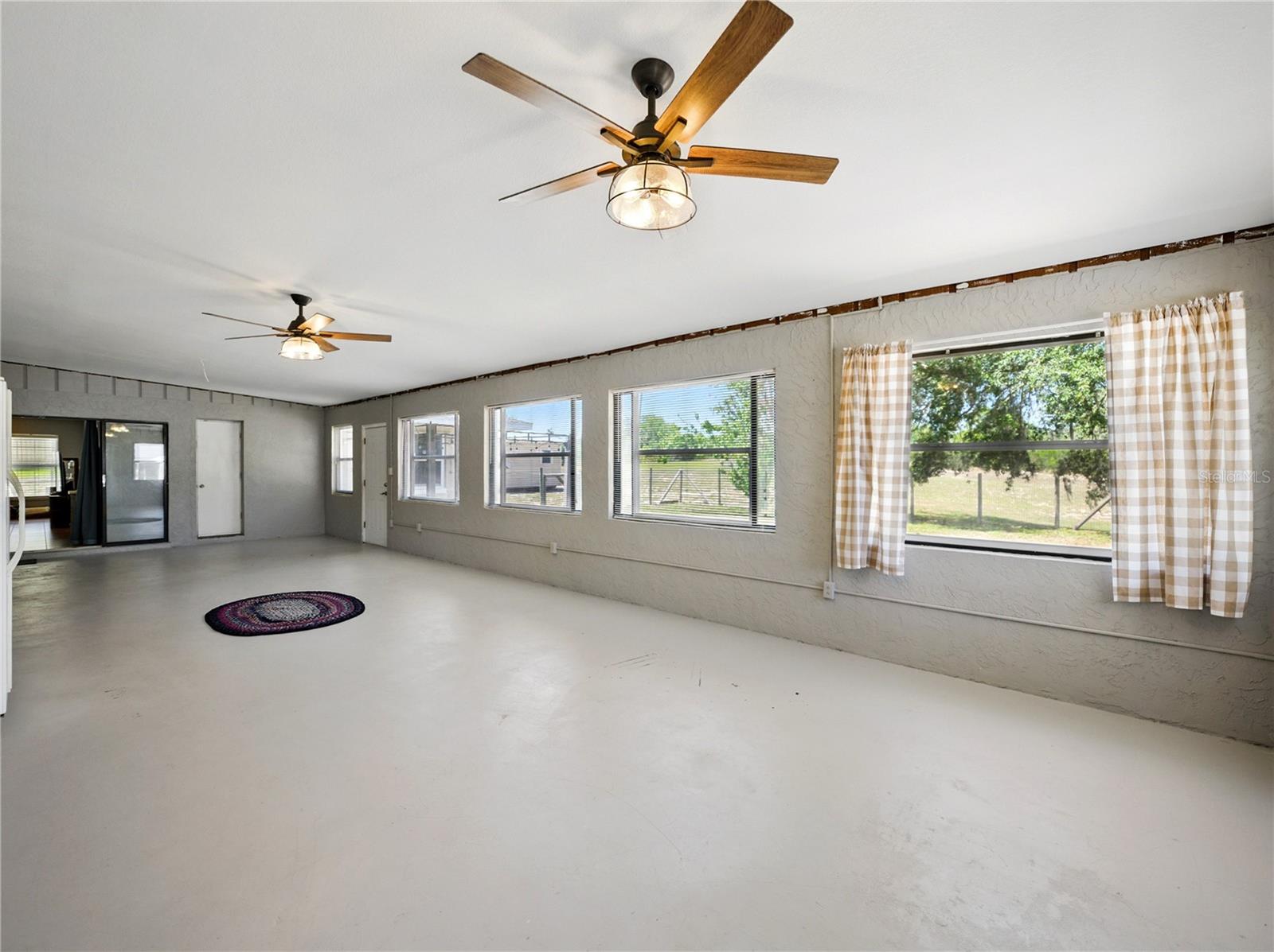 Image 58 of 80 For 9019 Oakwood Drive
