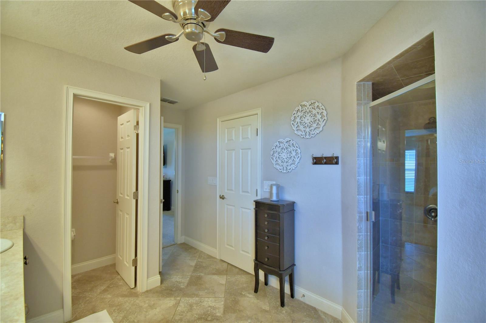 Image 40 of 61 For 186 Viola Drive